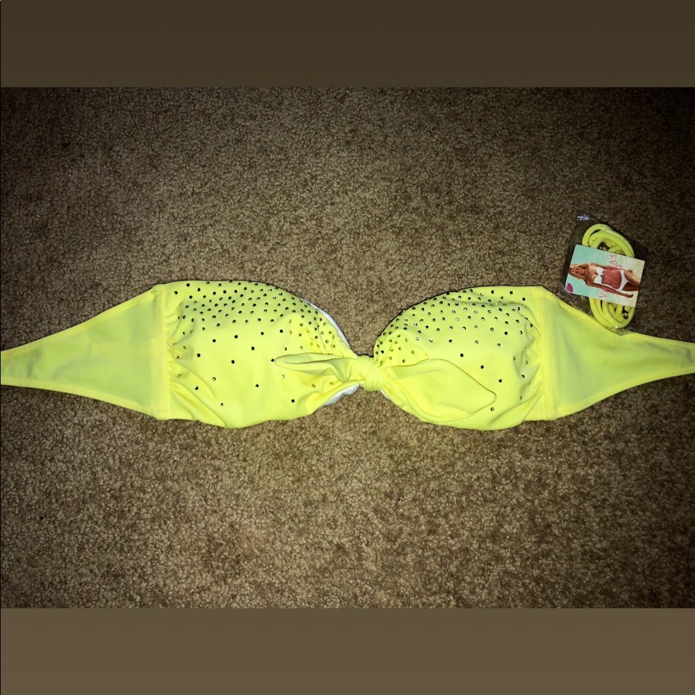 NWT Rhinestone Victoria’s Secret swim top! 💛